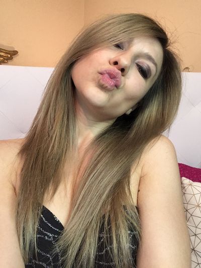 April Williams - Escort Girl from Pearland Texas