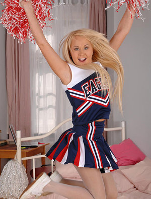 Cheerleader - Free Hot Cheerleader Pics | DatingMentor